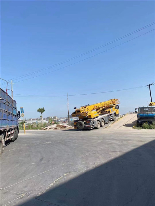 二七区25吨吊车的租赁价格大概是多少？