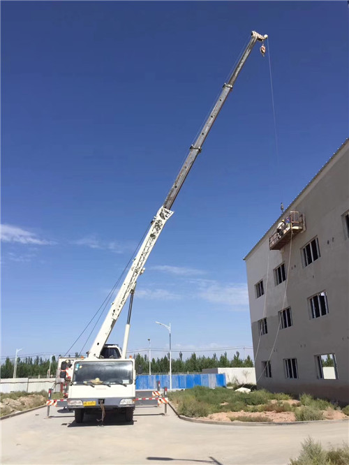 二七区“轻装强干”—— 吊车的 “轻量化臂架” 技术